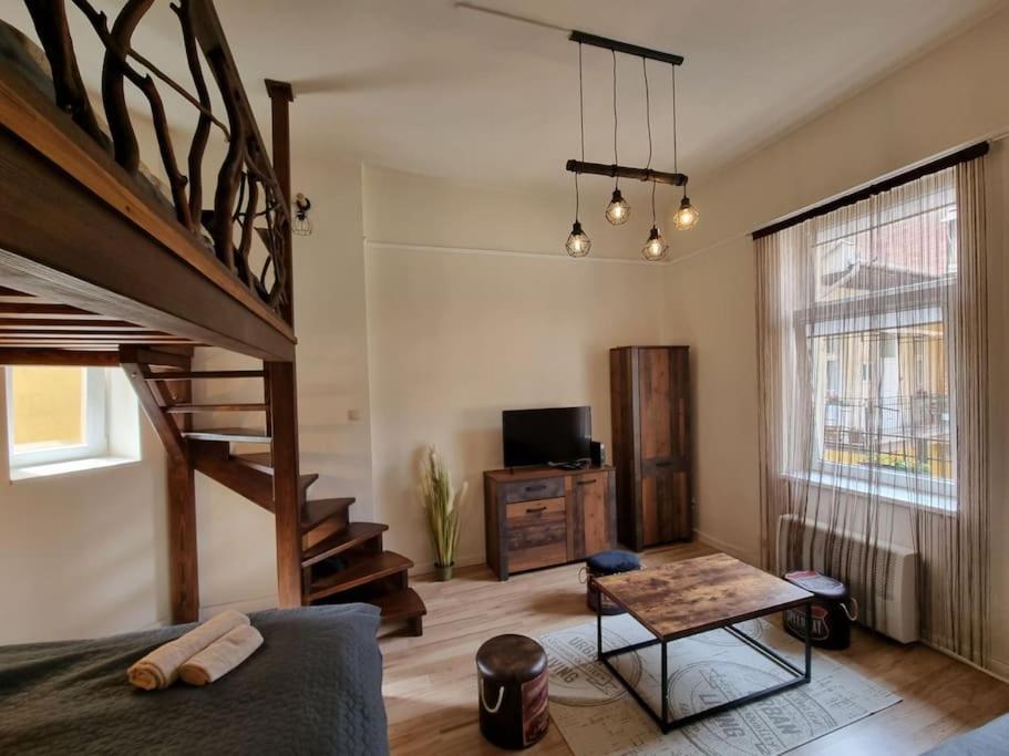 Vintage Apartman In City Center มิชโคลซ์ ภายนอก รูปภาพ