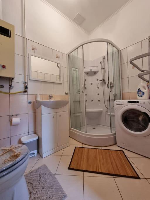 Vintage Apartman In City Center มิชโคลซ์ ภายนอก รูปภาพ
