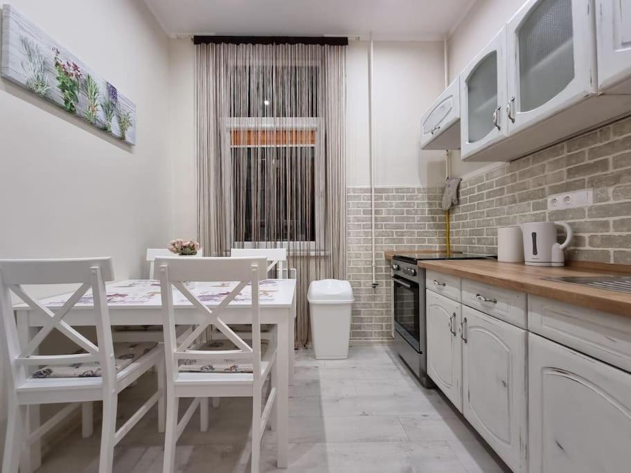 Vintage Apartman In City Center มิชโคลซ์ ภายนอก รูปภาพ
