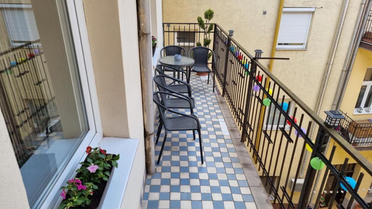Vintage Apartman In City Center มิชโคลซ์ ภายนอก รูปภาพ